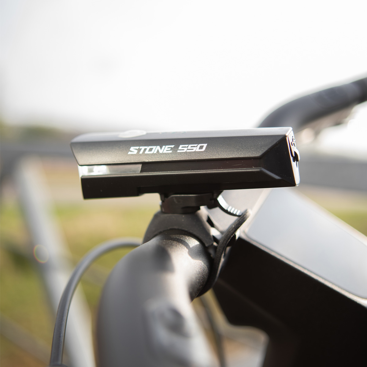 429746.F LYNX Koplamp USB Stone 550